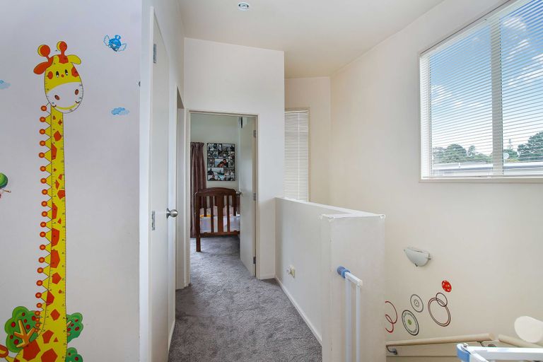 Photo of property in 1/206 Manuka Road, Bayview, Auckland, 0629