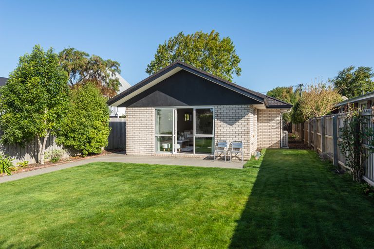 Photo of property in 32 Edgeware Road, St Albans, Christchurch, 8014