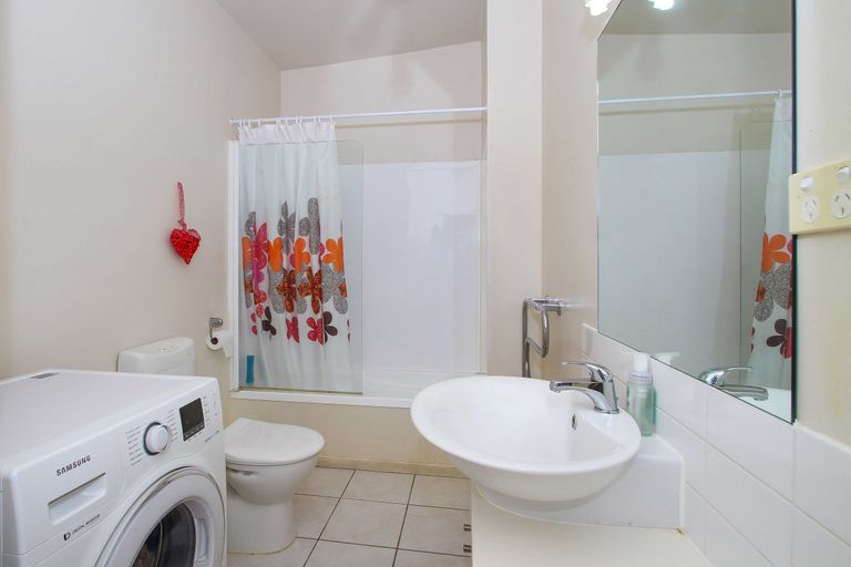 Photo of property in 1/206 Manuka Road, Bayview, Auckland, 0629