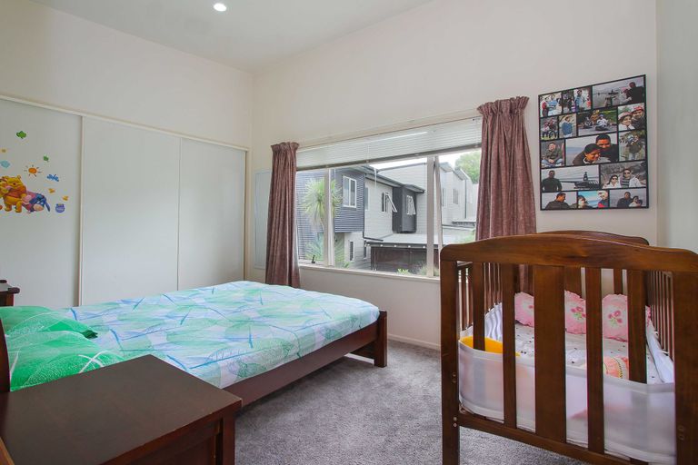Photo of property in 1/206 Manuka Road, Bayview, Auckland, 0629