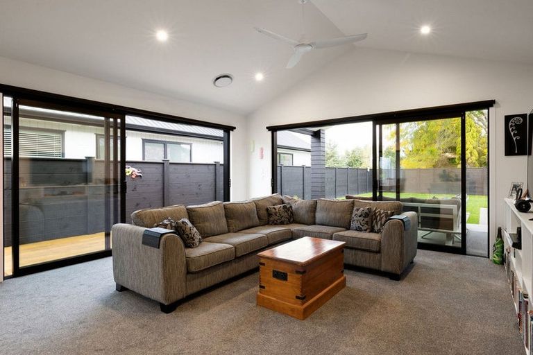 Photo of property in 90 Hugo Shaw Drive, Cambridge, 3434