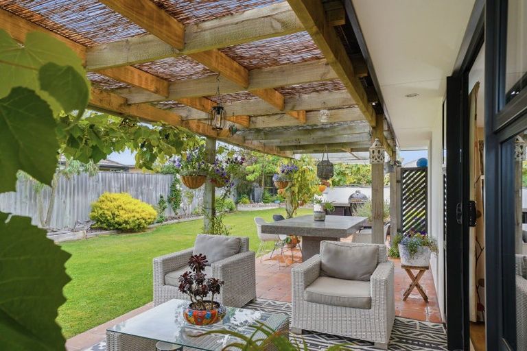 Photo of property in 75 Sequoia Way, Rangiora, 7400