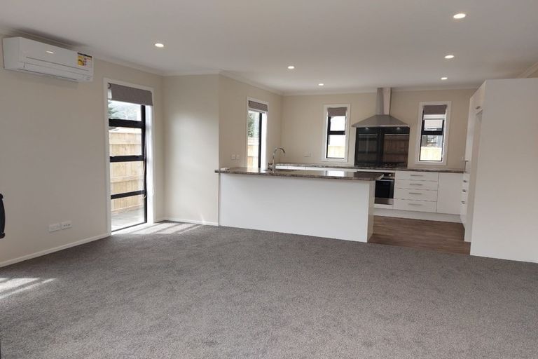 Photo of property in 18c Royal Street, Upper Hutt Central, Upper Hutt, 5018