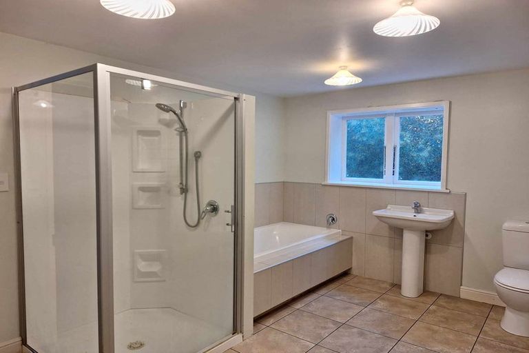 Photo of property in 2 Burlington Road, Hospital Hill, Napier, 4110