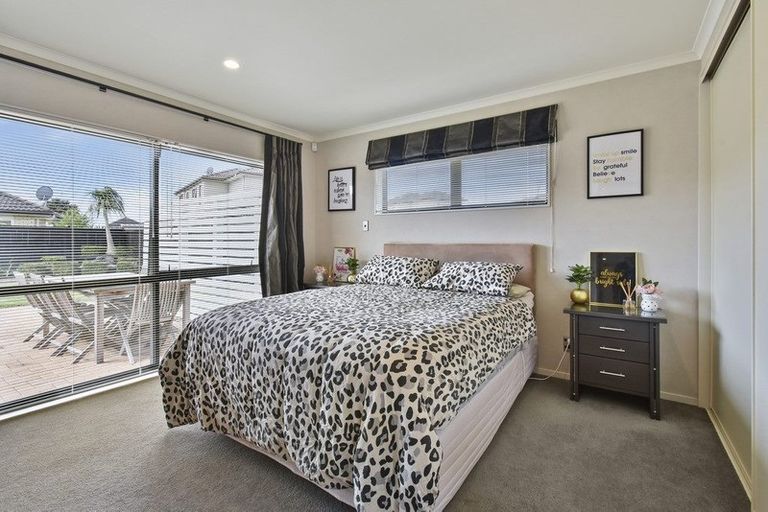 Photo of property in 17 Belfry Place, Wattle Downs, Auckland, 2103