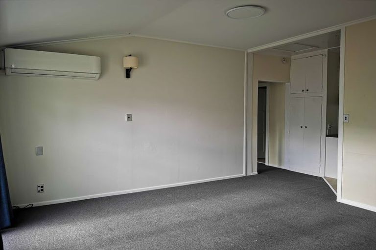 Photo of property in 16a Commodore Parry Road, Castor Bay, Auckland, 0620