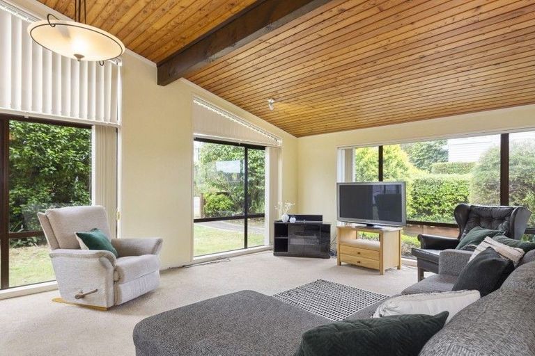 Photo of property in 2 Whitaker Street, Otumoetai, Tauranga, 3110