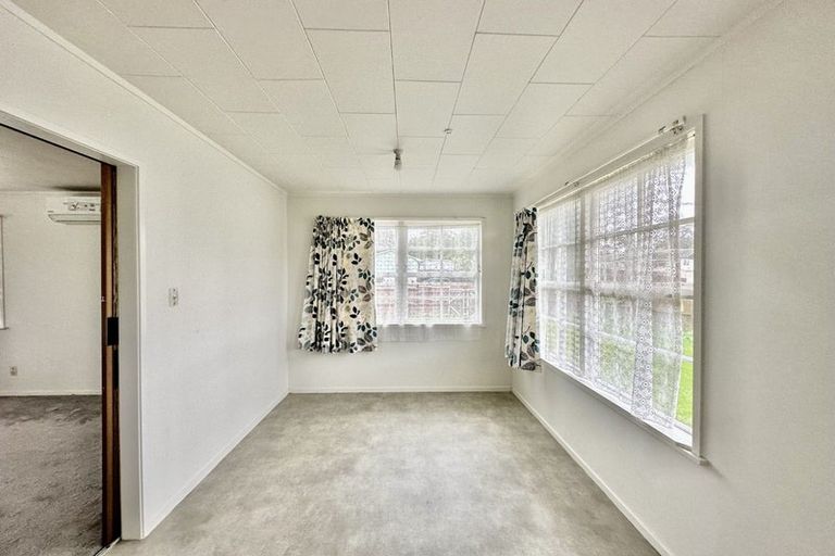 Photo of property in 2 Ulay Place, Clover Park, Auckland, 2019