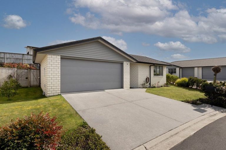 Photo of property in Waterview Estate, 3/4 Greystone Place, Omokoroa, 3114