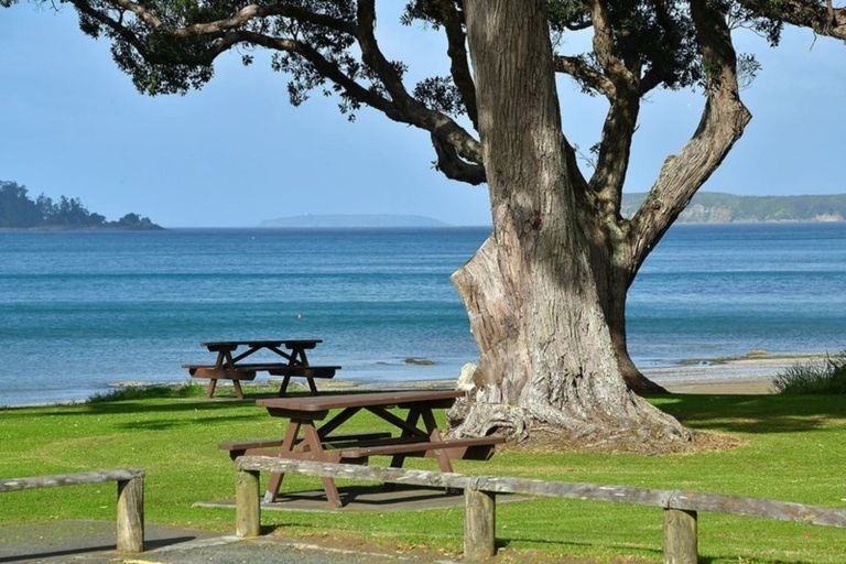 Photo of property in 15 Jackson Crescent, Mahurangi East, Warkworth, 0982