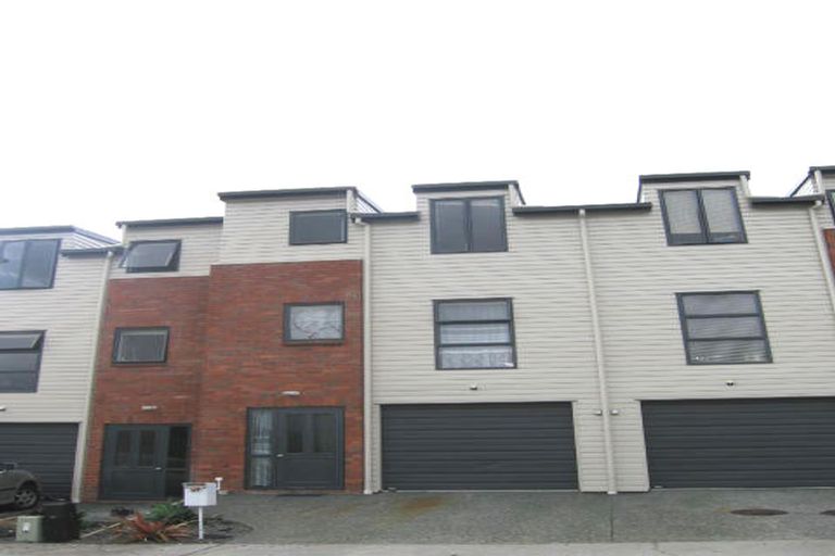 Photo of property in 37 Barnea Circle, Glen Eden, Auckland, 0602