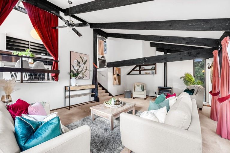 Photo of property in 8 Freemans Way, Pinehaven, Upper Hutt, 5019