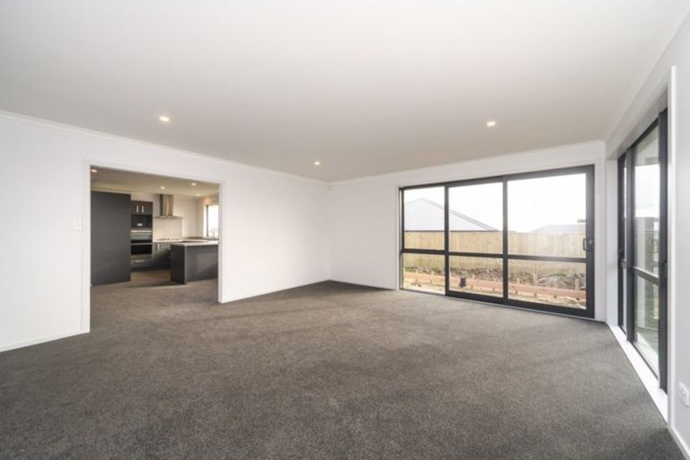 Photo of property in 13 Varsity Heights, Fitzherbert, Palmerston North, 4410