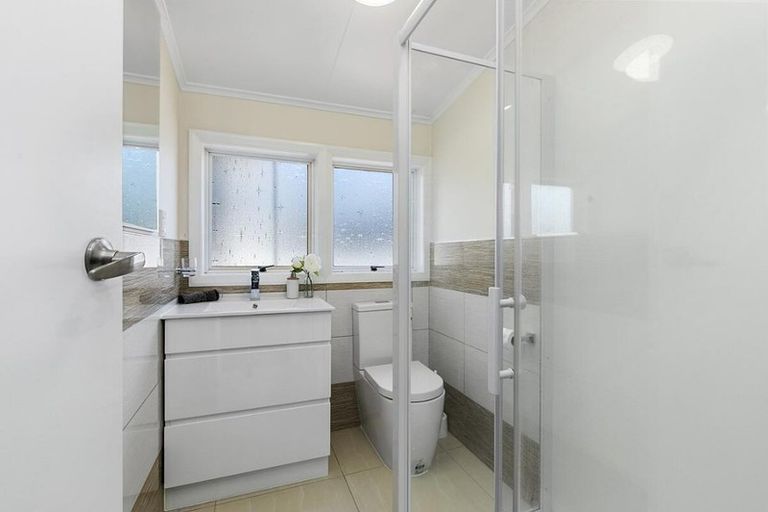 Photo of property in 6b Wai-iti Crescent, Woburn, Lower Hutt, 5010