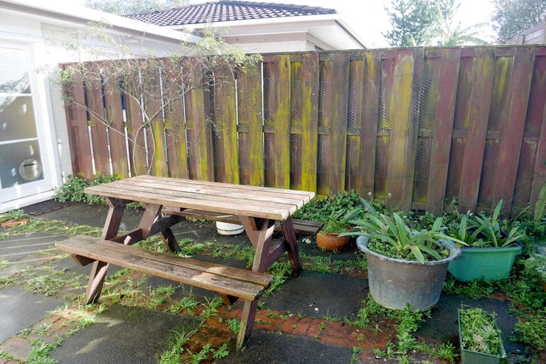 Photo of property in 2/28 Priestley Drive, Bucklands Beach, Auckland, 2014