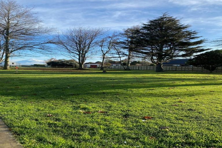 Photo of property in 76 Turuturu Road, Hawera, 4674