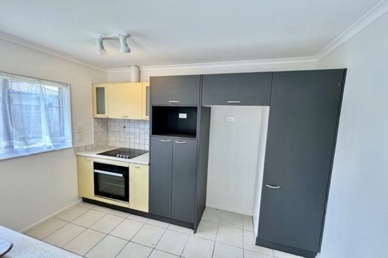 Photo of property in 4 Sandwick Drive, Weymouth, Auckland, 2103