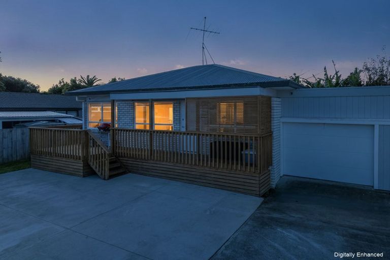 Photo of property in 2/33f Springs Road, Parakai, 0830