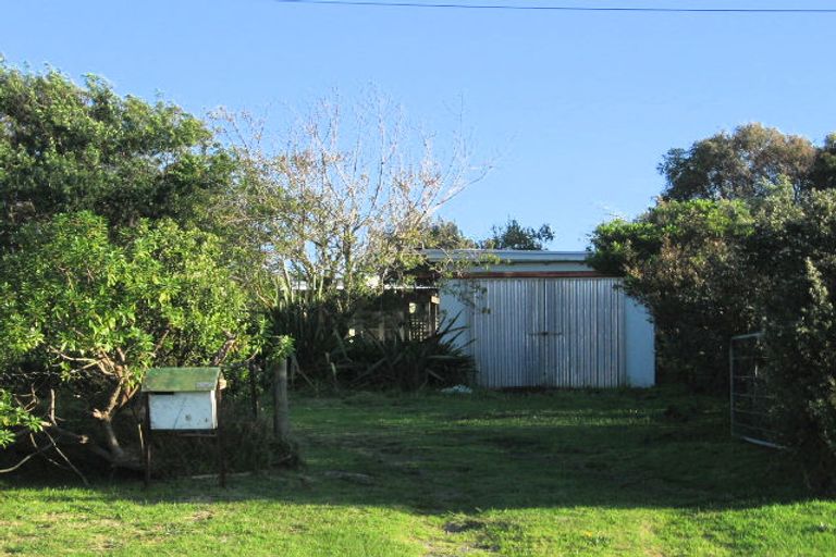 Photo of property in 26 Rangihiroa Street, Waikanae Beach, Waikanae, 5036