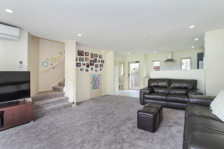 Photo of property in 1/206 Manuka Road, Bayview, Auckland, 0629