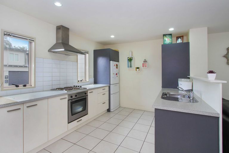 Photo of property in 1/206 Manuka Road, Bayview, Auckland, 0629