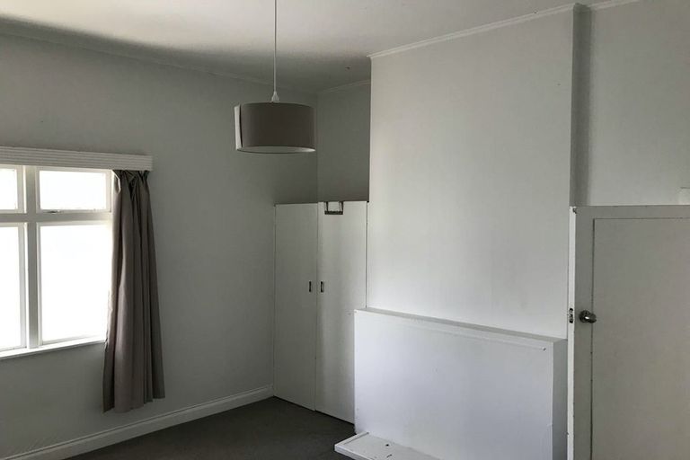 Photo of property in 8 Shannon Street, Mount Victoria, Wellington, 6011