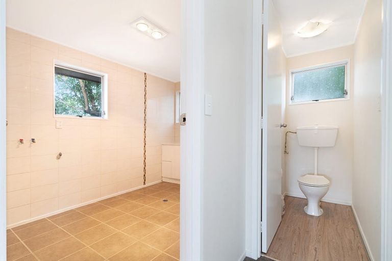 Photo of property in 1/24a Waimumu Road, Massey, Auckland, 0614