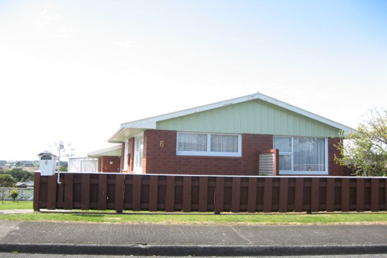 Photo of property in 6 Hillcrest Street, Glen Avon, New Plymouth, 4312