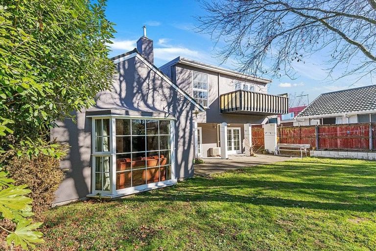 Photo of property in 16 Powell Crescent, Ilam, Christchurch, 8041