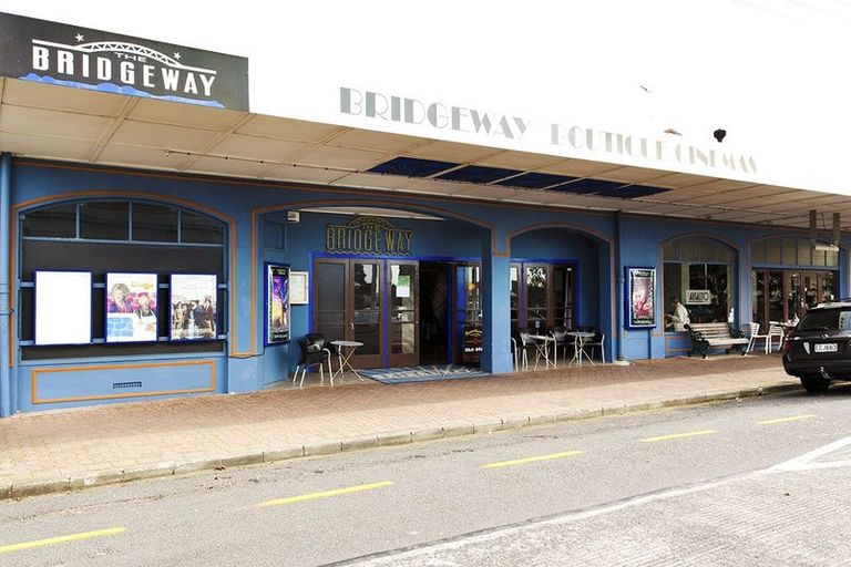 Photo of property in 77 Queen Street, Northcote Point, Auckland, 0627