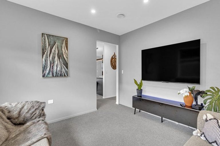 Photo of property in 17 Te Kanawa Lane, Rolleston, 7615