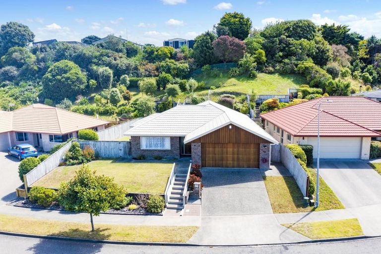 Photo of property in 10 Leanne Way, Waikanae Beach, Waikanae, 5036