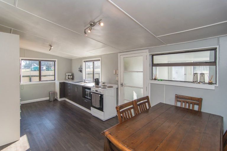 Photo of property in 24 Queen Street, Pareora, 7912