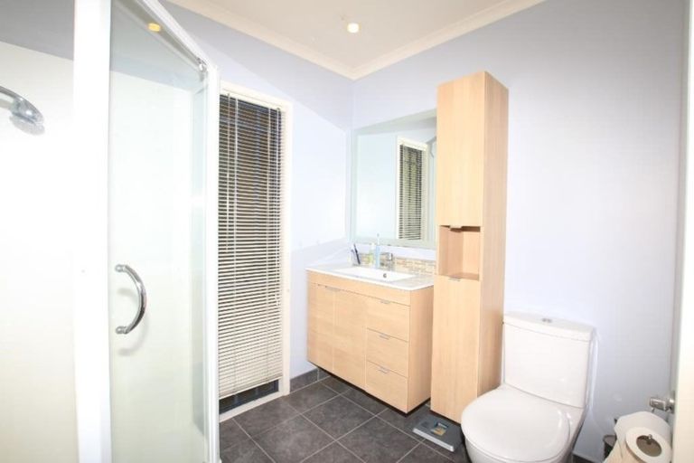 Photo of property in 7a Roberts Road, Glenfield, Auckland, 0629