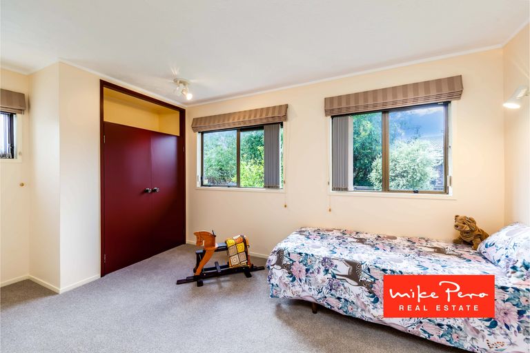 Photo of property in 7 Pokapu Street, Titirangi, Auckland, 0600