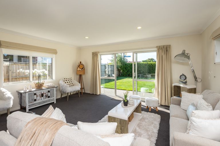 Photo of property in 32 Edgeware Road, St Albans, Christchurch, 8014