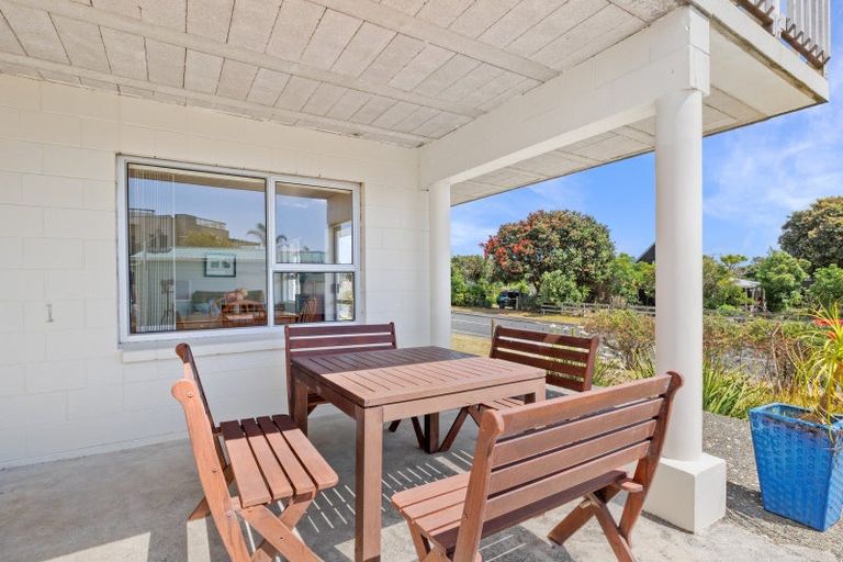 Photo of property in 14 Holiday Crescent, Mangawhai Heads, Mangawhai, 0505