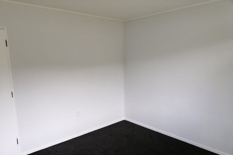 Photo of property in 35 Glen Road, Stokes Valley, Lower Hutt, 5019
