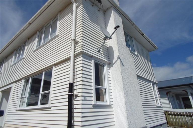 Photo of property in 27 Bulteel Street, New Plymouth, 4310