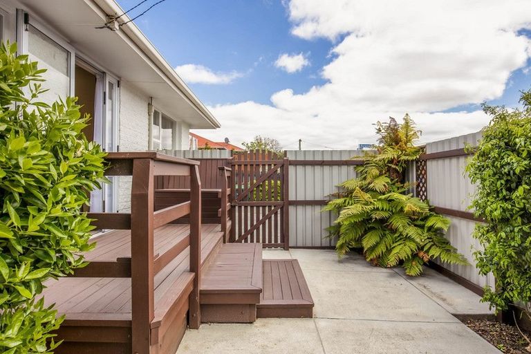 Photo of property in 1/17 Lake Terrace Road, Burwood, Christchurch, 8061