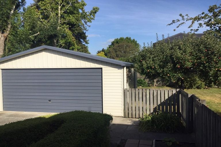 Photo of property in 6 Otara Street, Ilam, Christchurch, 8053