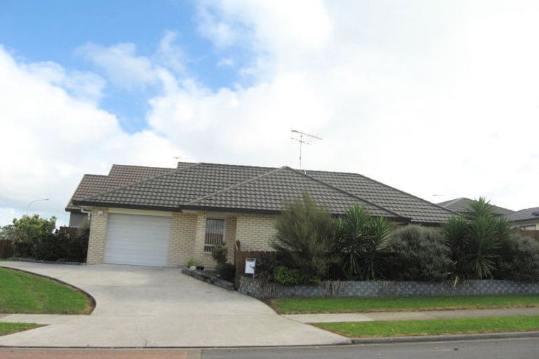 Photo of property in 2 Senator Drive, Manurewa, Auckland, 2105