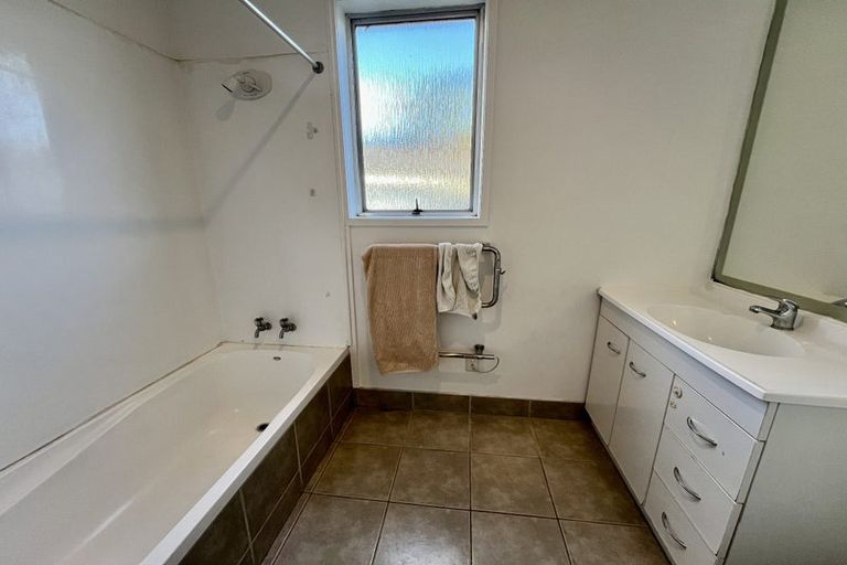 Photo of property in 36 Reelick Avenue, Pakuranga Heights, Auckland, 2010