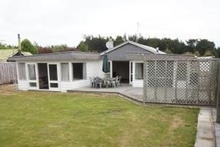 Photo of property in 22 Broadway Avenue, Waikuku Beach, 7473