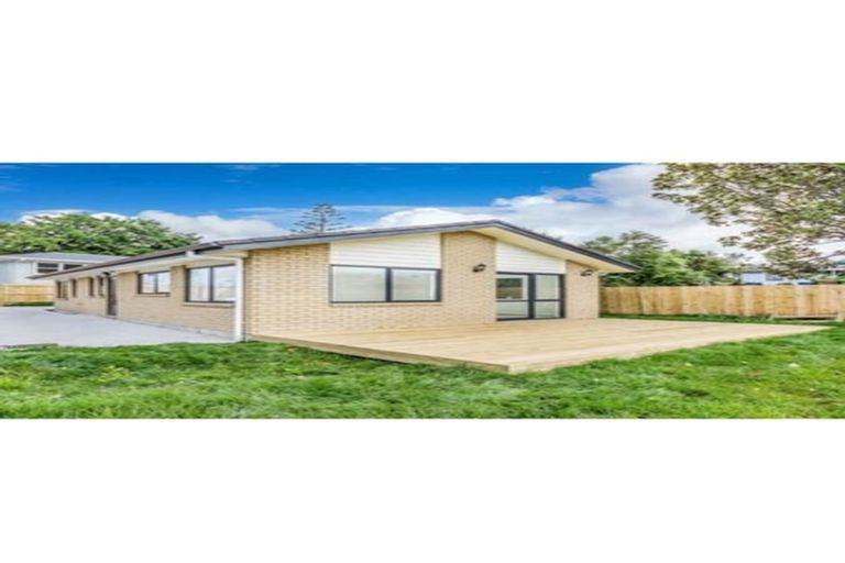 Photo of property in 35b Awaroa Road, Sunnyvale, Auckland, 0612