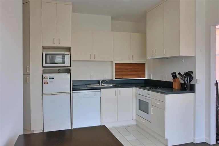 Photo of property in Terrace Tower Apartments, 7e/126 The Terrace, Wellington Central, Wellington, 6011