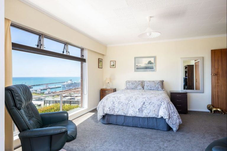 Photo of property in 19 Port View Crescent, Moturoa, New Plymouth, 4310