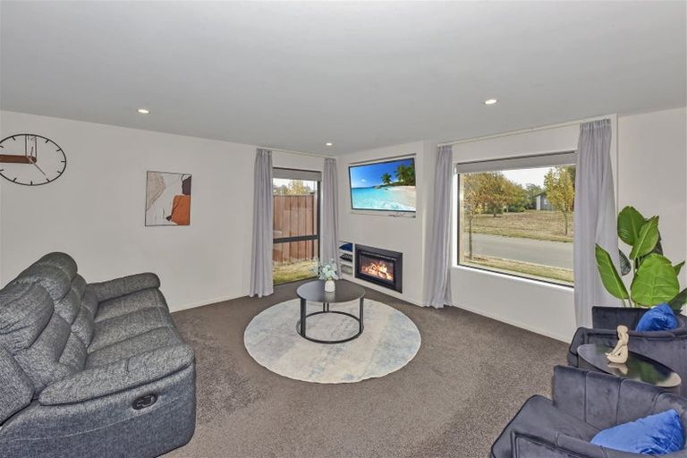 Photo of property in 40 Lansdowne Way, Rolleston, 7615