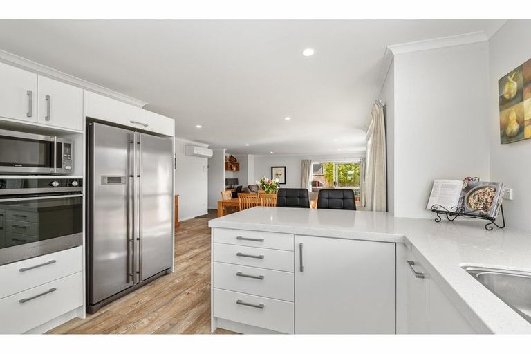 Photo of property in 57 Awataha Crescent, Pyes Pa, Tauranga, 3110