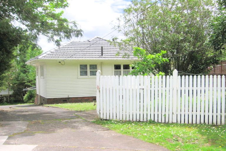 Photo of property in 17 Nicolas Avenue, Glen Eden, Auckland, 0602